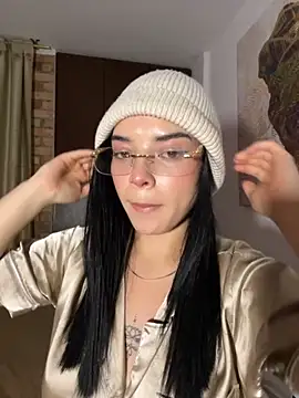 Snapshot of eileensophi chatting on October 25, 5:59 am eileensophi online show from October 25, 5:59 am