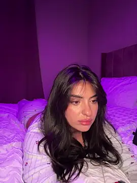 Snapshot of cute_carly_ chatting on February 22, 10:20 pm cute carly online show from February 22, 10:20 pm