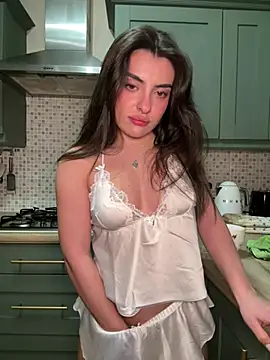 Snapshot of cute_carly_ chatting on March 14, 10:05 pm cute carly online show from March 14, 10:05 pm