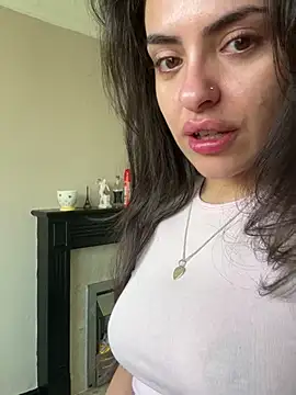 Snapshot of cute_carly_ chatting on March 15, 8:26 am cute carly online show from March 15, 8:26 am