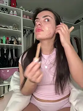 Snapshot of cute_carly_ chatting on March 15, 12:02 pm cute carly online show from March 15, 12:02 pm