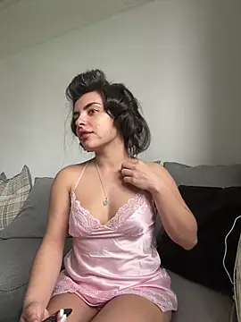 Snapshot of cute_carly_ chatting on March 22, 3:42 pm cute carly online show from March 22, 3:42 pm