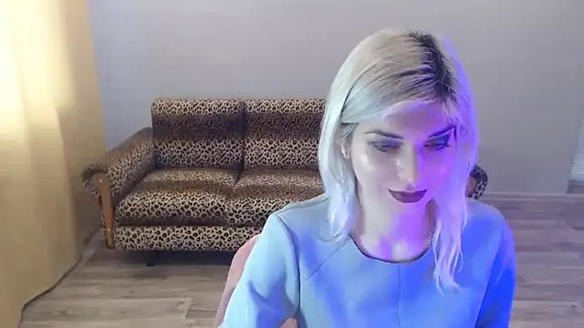 Snapshot of SexyBeatriice chatting on January 31, 7:07 am SexyBeatriice online show from January 31, 7:07 am