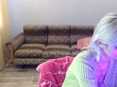 Snapshot of SexyBeatriice chatting on March 18, 7:19 am SexyBeatriice online show from March 18, 7:19 am