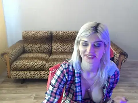 Snapshot of SexyBeatriice chatting on March 20, 10:32 am SexyBeatriice online show from March 20, 10:32 am
