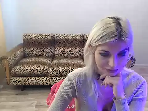 SexyBeatriice online show from December 3, 7:05 am