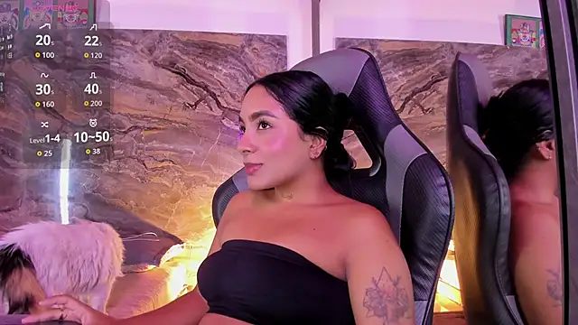 Snapshot of Estefy_gomez09 chatting on May 4, 4:14 pm Estefy gomez09 online show from May 4, 4:14 pm