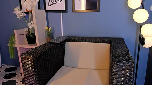 AliDiaz  online show from February 21, 1:55 am