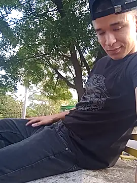 Snapshot of arevalo1124 chatting on September 30, 9:53 pm arevalo1124 online show from September 30, 9:53 pm