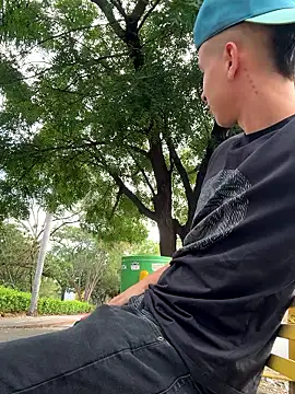 Snapshot of arevalo1124 chatting on October 7, 9:12 pm arevalo1124 online show from October 7, 9:12 pm