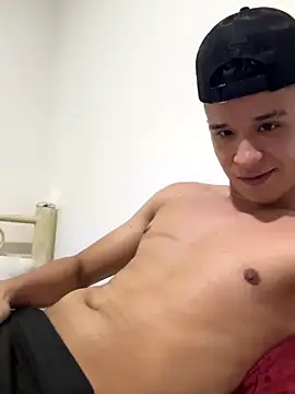 Snapshot of arevalo1124 chatting on October 26, 6:41 am arevalo1124 online show from October 26, 6:41 am