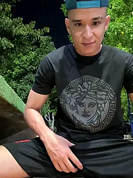 Snapshot of arevalo1124 chatting on November 8, 4:56 am arevalo1124 online show from November 8, 4:56 am