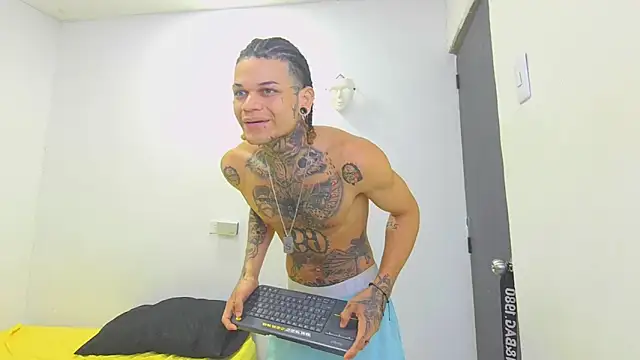 hot man05 online show from March 13, 1:01 am