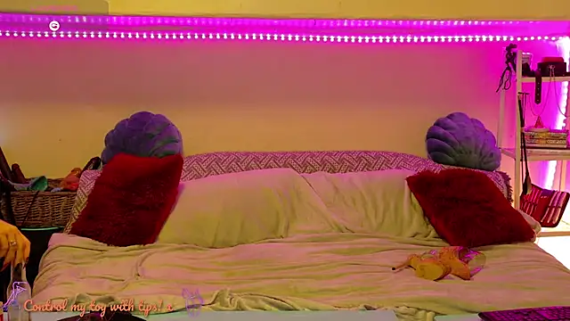 Snapshot of GoddessAlimony chatting on February 10, 2:19 am GoddessAlimony online show from February 10, 2:19 am