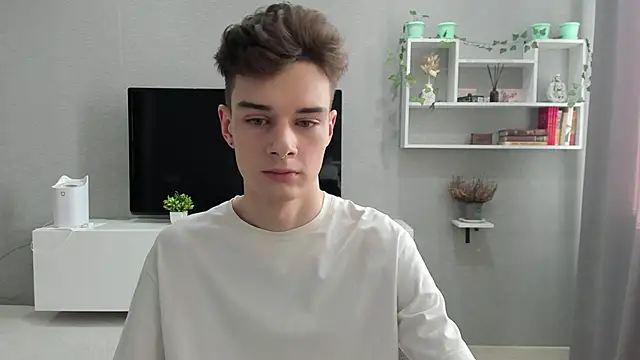 Snapshot of avegothy- chatting on February 4, 10:21 am avegothy- online show from February 4, 10:21 am