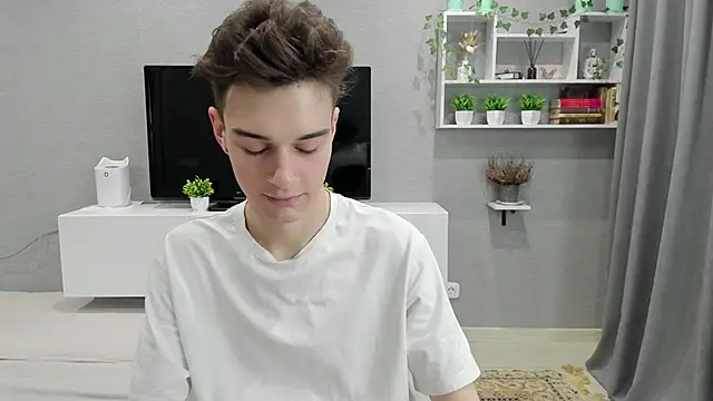 Snapshot of avegothy- chatting on February 12, 1:27 pm avegothy- online show from February 12, 1:27 pm