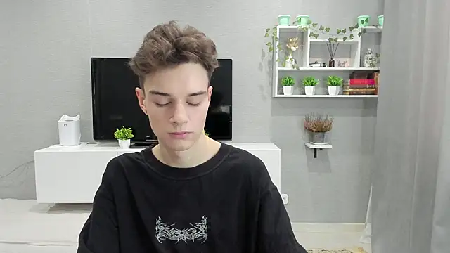 Snapshot of avegothy- chatting on February 14, 12:36 pm avegothy- online show from February 14, 12:36 pm