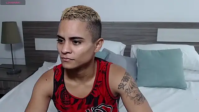 Liiamthompson online show from March 17, 9:23 am