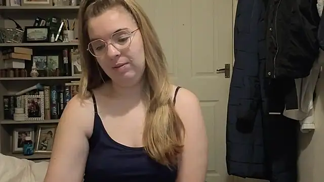 Snapshot of Demi_WelshX chatting on November 14, 9:30 am Demi WelshX online show from November 14, 9:30 am