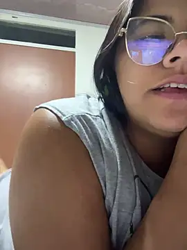 viccky vick online show from February 12, 1:19 am