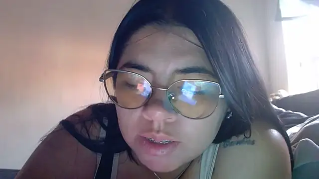 viccky vick online show from April 12, 10:04 pm