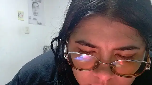 Snapshot of viccky_vick chatting on June 9, 9:48 pm viccky vick online show from June 9, 9:48 pm