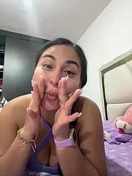 Snapshot of dulcehot_1502 chatting on February 25, 7:25 pm dulcehot 1502 online show from February 25, 7:25 pm