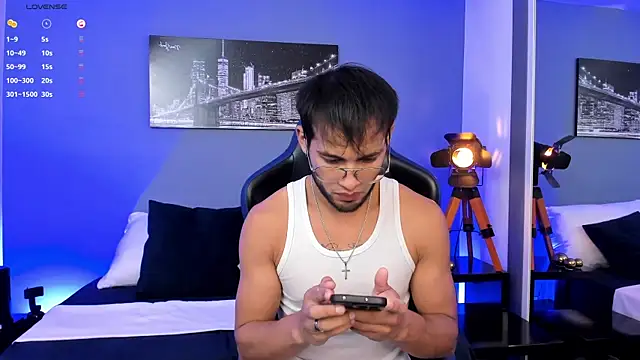 Snapshot of Max_Conor1 chatting on May 11, 11:05 am Max Conor1 online show from May 11, 11:05 am