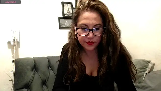 MirandaLatinaLovely online show from February 11, 5:01 am