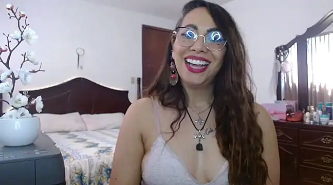 AloLovely  online show from March 18, 7:31 pm