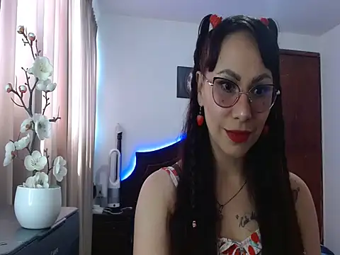 AloLovely  online show from March 25, 8:26 pm