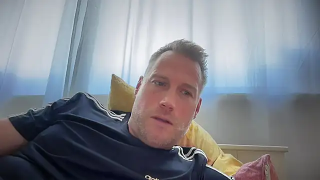 Snapshot of Christian87xxx chatting on September 27, 12:21 pm Christian87xxx online show from September 27, 12:21 pm