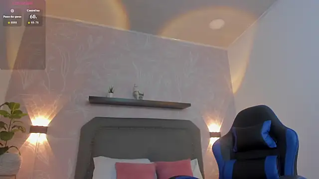 alessia leroy online show from April 8, 7:47 pm