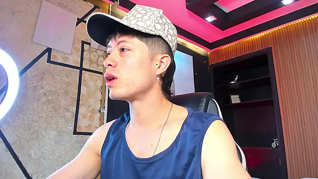 marcuscollins1  online show from December 1, 1:38 pm