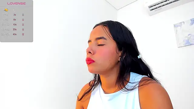 Snapshot of Roxy_Stonee chatting on February 3, 7:30 pm Roxy Stonee online show from February 3, 7:30 pm