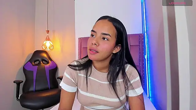 Snapshot of Roxy_Stonee chatting on February 26, 7:35 pm Roxy Stonee online show from February 26, 7:35 pm