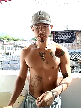 Niick01  online show from October 31, 1:23 pm