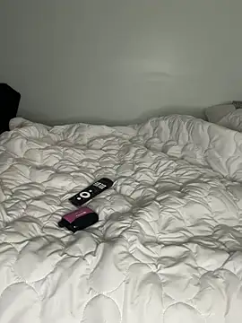 Snapshot of Liyah_19 chatting on February 16, 10:06 pm Liyah 19 online show from February 16, 10:06 pm