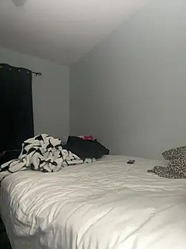 Snapshot of Liyah_19 chatting on February 28, 12:55 am Liyah 19 online show from February 28, 12:55 am