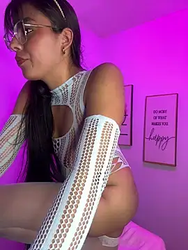 Snapshot of megan_cl chatting on February 19, 12:25 am megan cl online show from February 19, 12:25 am