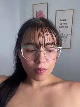 Snapshot of megan_cl chatting on February 21, 4:18 am megan cl online show from February 21, 4:18 am