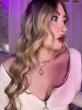 Snapshot of Lally_Valencia__ chatting on June 12, 5:28 am Lally Valencia online show from June 12, 5:28 am