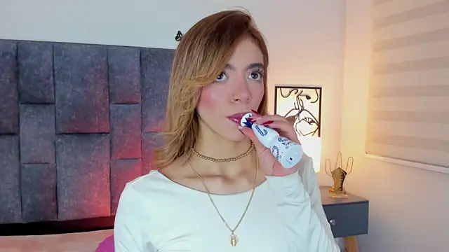 Snapshot of Violetta_Ficher chatting on June 3, 2:58 am Violetta Ficher online show from June 3, 2:58 am
