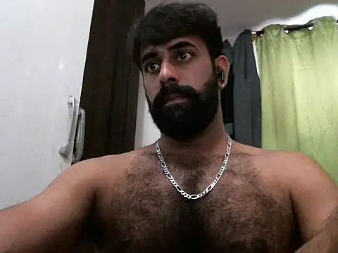 Snapshot of indianhairybull chatting on February 22, 4:51 am indianhairybull online show from February 22, 4:51 am