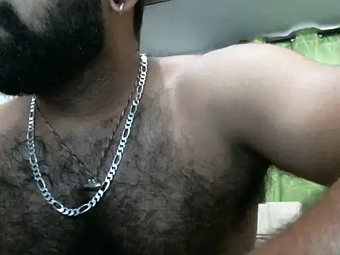 Snapshot of indianhairybull chatting on March 4, 11:08 am indianhairybull online show from March 4, 11:08 am