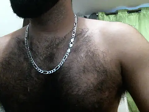 Snapshot of indianhairybull chatting on October 9, 12:52 am indianhairybull online show from October 9, 12:52 am