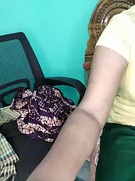 Snapshot of monekhan123 chatting on May 15, 3:30 pm monekhan123 online show from May 15, 3:30 pm