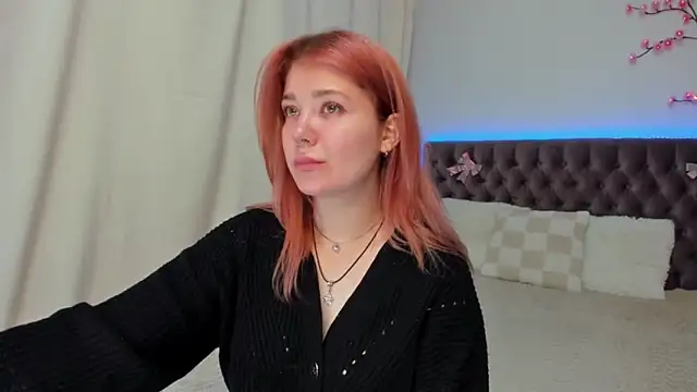 Ella Mayers online show from October 18, 12:28 pm