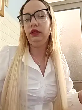 Snapshot of Mia_RainX chatting on April 19, 2:11 am Mia RainX online show from April 19, 2:11 am
