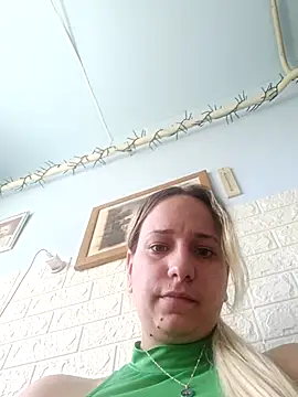 Snapshot of Mia_RainX chatting on April 20, 9:34 am Mia RainX online show from April 20, 9:34 am
